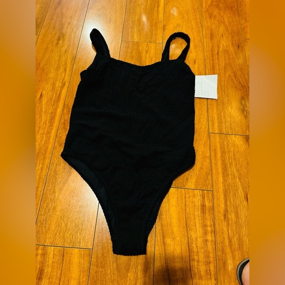 NWT NANUSHAK woman swiming One pieces